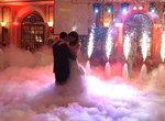 Свадьба, низкотемпературные фонтаны в помещении и тяжелый дым